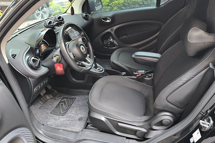 Used smart fortwo 2015 1.0L 52 kW Hardtop Passion Edition Left Front Seat