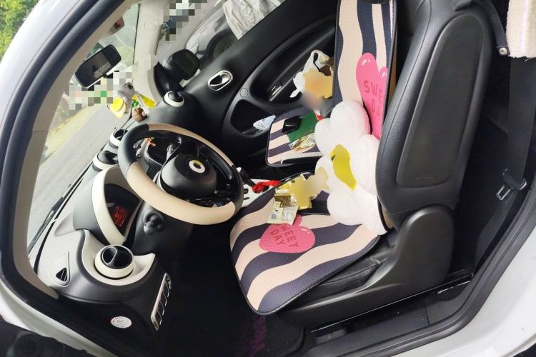 Used smart fortwo 2015 1.0L 52 kW hardtop Dynamic version Left Front Seat