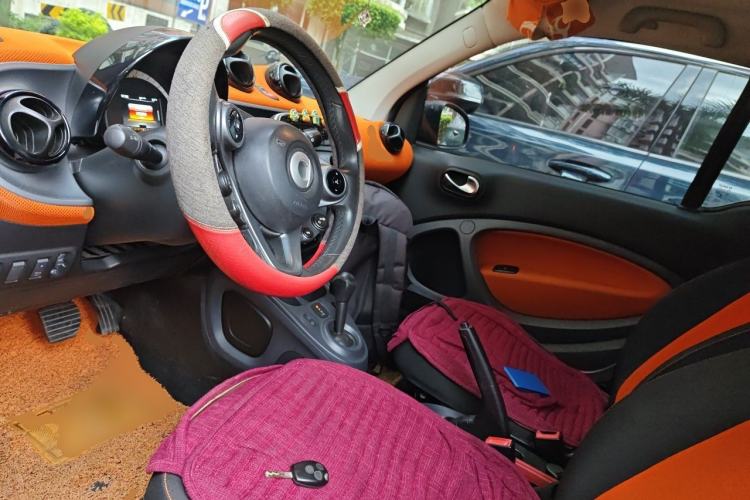 Used smart fortwo 2015 1.0L 52 kW Hardtop Passion Edition Left Front Seat