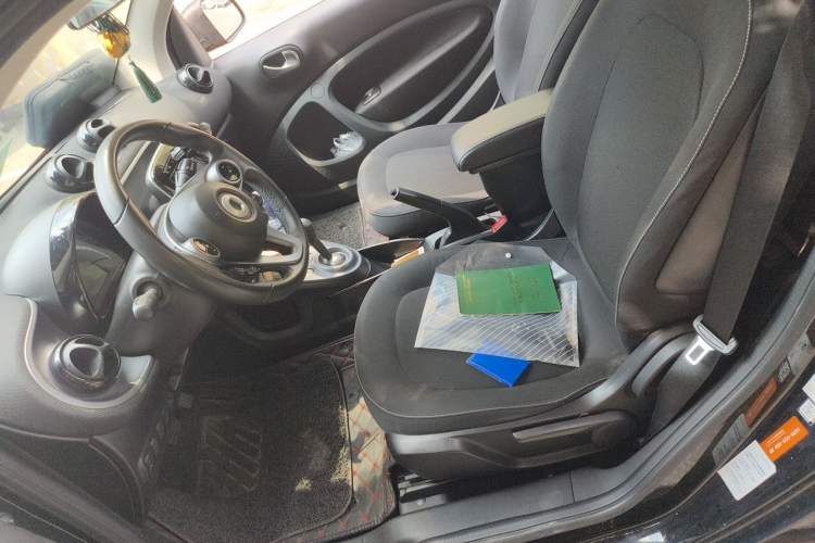 Used smart fortwo 2015 1.0L 52 kW Hardtop Passion Edition Left Front Seat