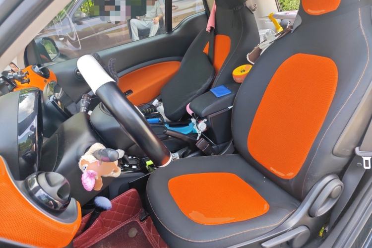 Used smart fortwo 2015 1.0L 52 kW Hardtop Passion Edition Left Front Seat