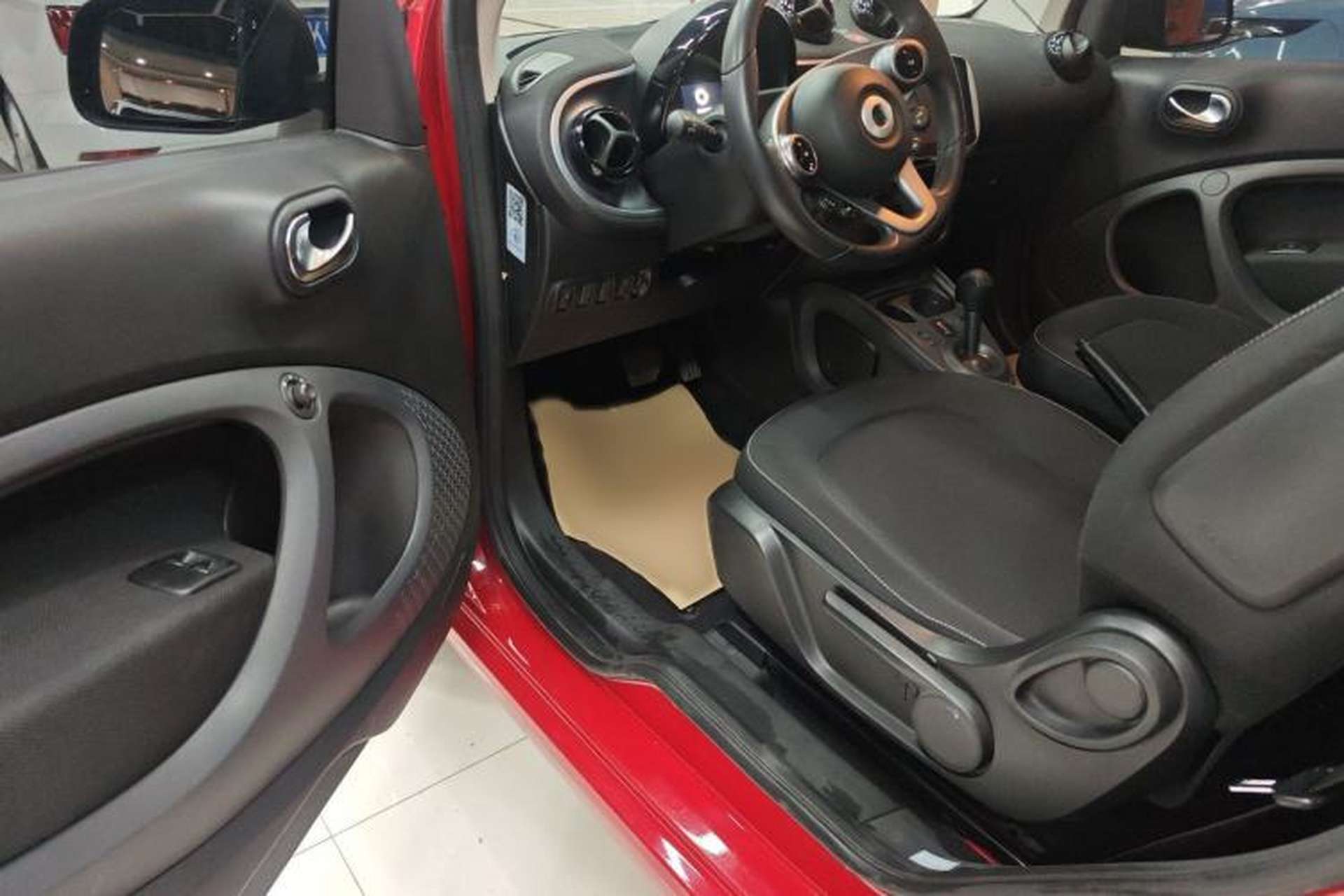 Used smart fortwo 2015 1.0L 52 kW Hardtop Passion Edition Left Front Seat