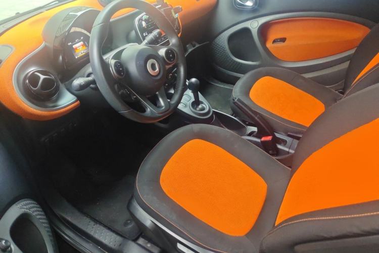 Used smart fortwo 2015 1.0L 52 kW Hardtop Passion Edition Left Front Seat