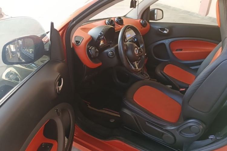 Used smart fortwo 2015 1.0L 52 kW Hardtop Passion Edition Left Front Seat