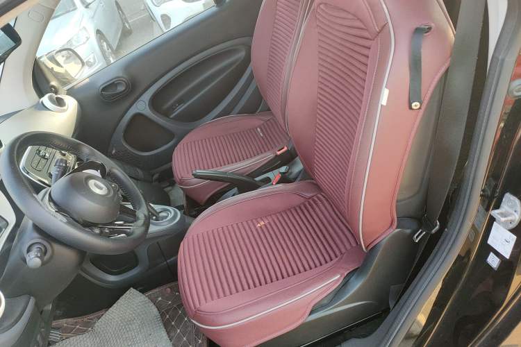 Used smart fortwo 2015 1.0L 52 kW hardtop Dynamic version Left Front Seat
