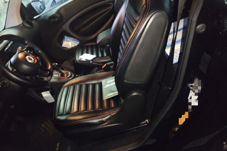 Used smart fortwo 2015 1.0L 52 kW hardtop Dynamic version Left Rear Seat