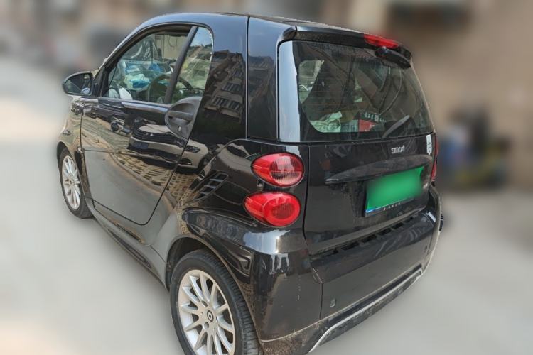 Used smart fortwo 2015 1.0 MHD New Year Special Edition Rear Left 45 Deg