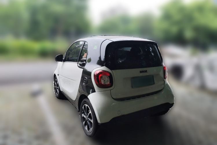 Used smart fortwo 2015 1.0L 52 kW hardtop Dynamic version Rear Left 45 Deg