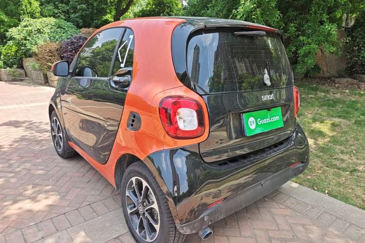 Used smart fortwo 2015 1.0L 52 kW Hardtop Passion Edition Rear Left 45 Deg