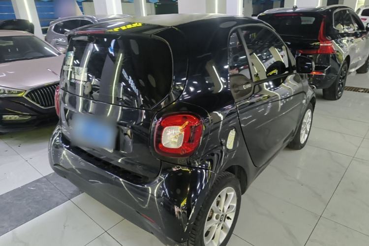 Used smart fortwo 2015 1.0L 52 kW hardtop Dynamic version Rear Right 45 Deg