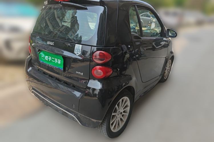 Used smart fortwo 2015 1.0 MHD New Year Special Edition Rear Right 45 Deg