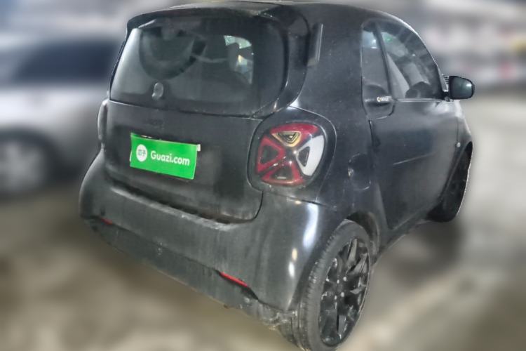 Used smart fortwo 2015 1.0L 52 kW Hardtop Passion Edition Rear Right 45 Deg