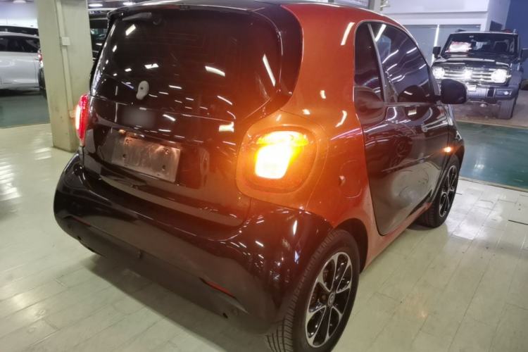 Used smart fortwo 2015 1.0L 52 kW Hardtop Passion Edition Rear Right 45 Deg