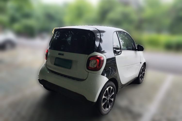 Used smart fortwo 2015 1.0L 52 kW hardtop Dynamic version Rear Right 45 Deg