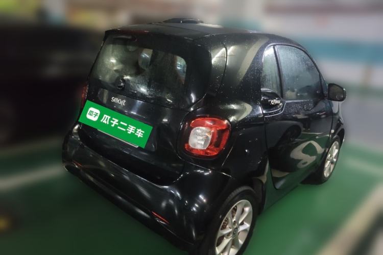 Used smart fortwo 2015 1.0L 52 kW hardtop Dynamic version Rear Right 45 Deg