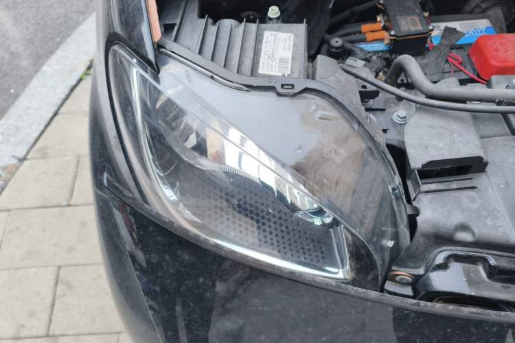 Used smart fortwo 2015 1.0L 52 kW Hardtop Passion Edition Right Front Headlight