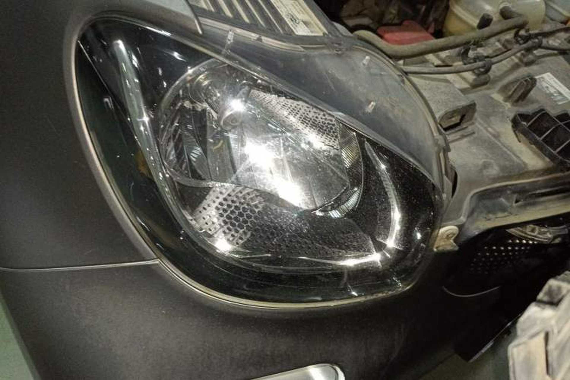 Used smart fortwo 2015 1.0L 52 kW Hardtop Passion Edition Right Front Headlight