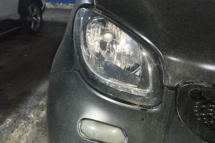 Used smart fortwo 2015 1.0L 52 kW Hardtop Passion Edition Right Front Headlight