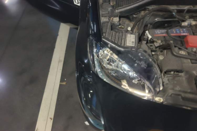 Used smart fortwo 2015 1.0L 52 kW Hardtop Passion Edition Right Front Headlight