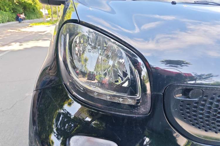 Used smart fortwo 2015 1.0L 52 kW Hardtop Passion Edition Right Front Headlight