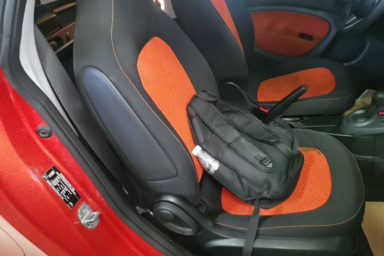 Used smart fortwo 2015 1.0L 52 kW Hardtop Passion Edition Right Front Seat