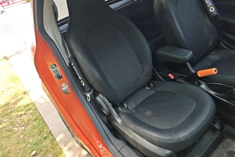 Used smart fortwo 2015 1.0L 52 kW Hardtop Passion Edition Right Front Seat