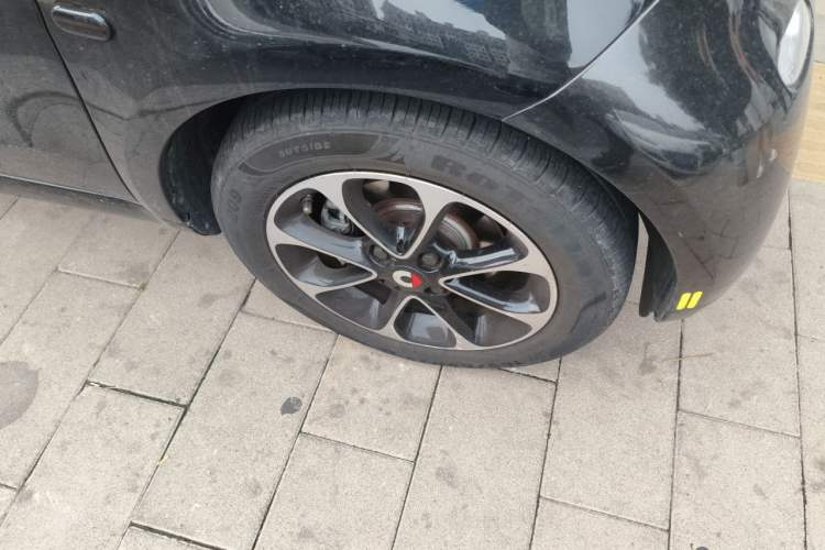 Used smart fortwo 2015 1.0L 52 kW Hardtop Passion Edition Right Front Wheel Hub