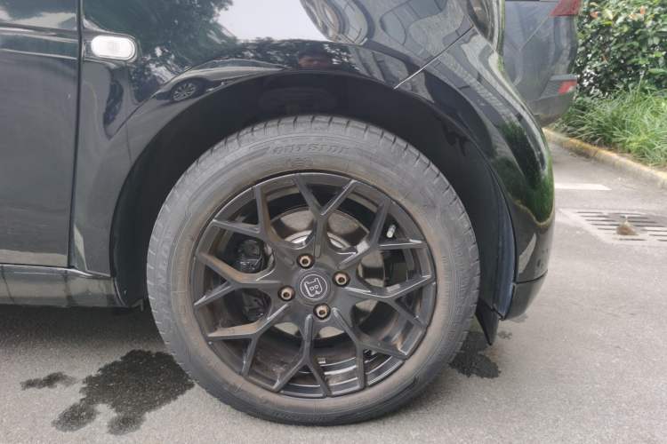 Used smart fortwo 2015 1.0L 52 kW Hardtop Passion Edition Right Front Wheel Hub
