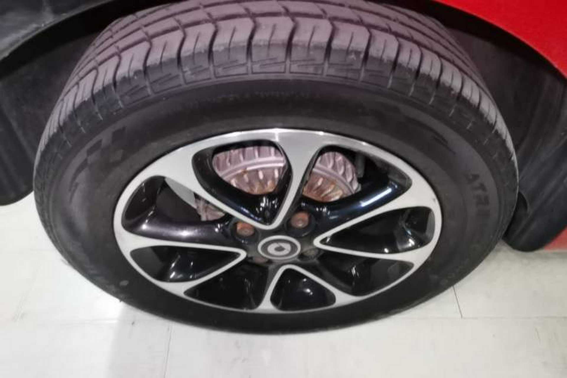 Used smart fortwo 2015 1.0L 52 kW Hardtop Passion Edition Right Rear Wheel Hub