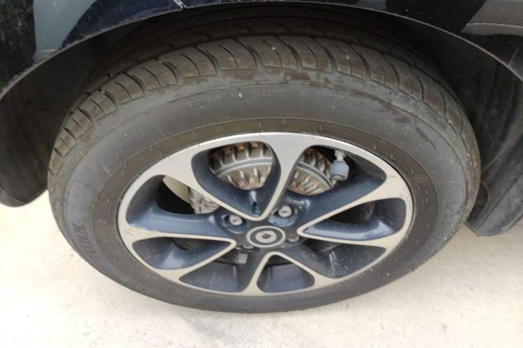 Used smart fortwo 2015 1.0L 52 kW Hardtop Passion Edition Right Rear Wheel Hub