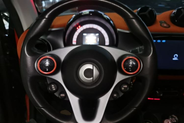 Used smart fortwo 2015 1.0L 52 kW Hardtop Passion Edition Steering Wheel