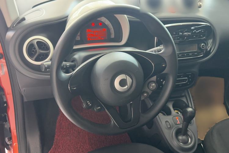 Used smart fortwo 2015 1.0L 52 kW hardtop Dynamic version Steering Wheel
