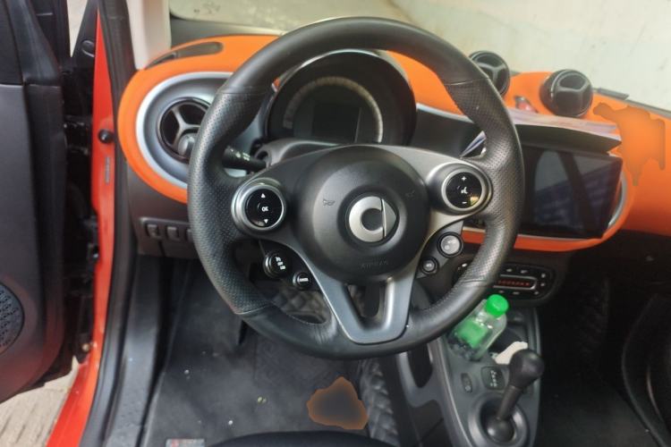 Used smart fortwo 2015 1.0L 52 kW Hardtop Passion Edition Steering Wheel