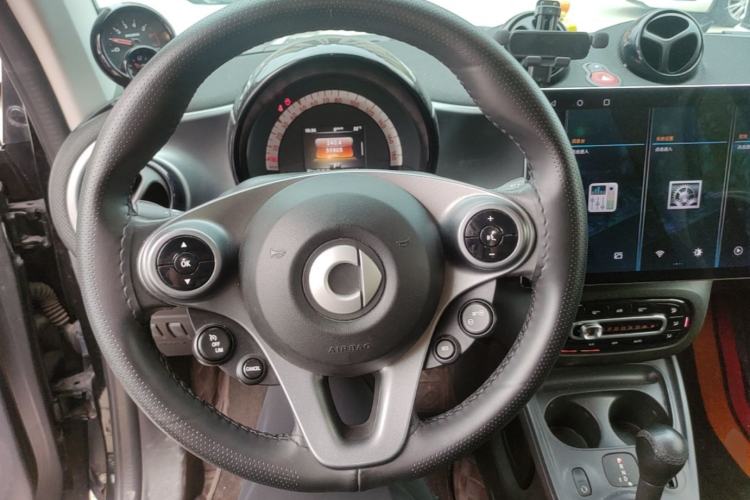 Used smart fortwo 2015 1.0L 52 kW Hardtop Passion Edition Steering Wheel