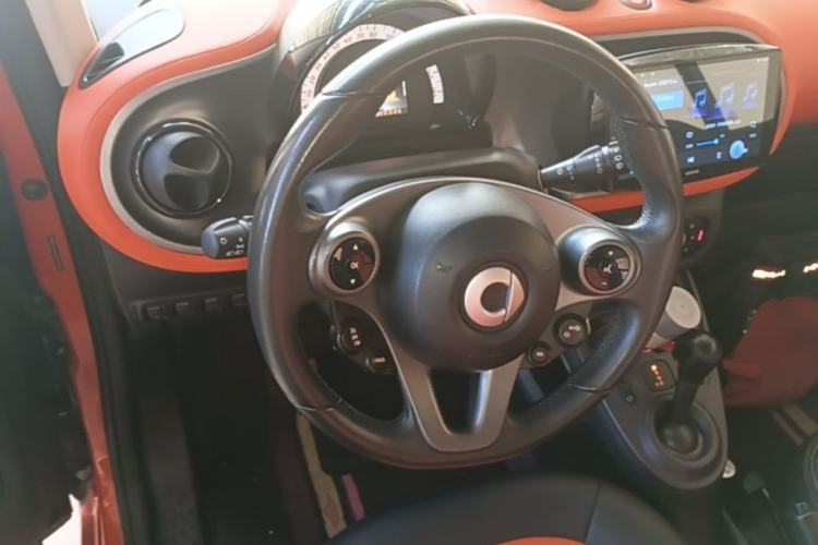 Used smart fortwo 2015 1.0L 52 kW Hardtop Passion Edition Steering Wheel