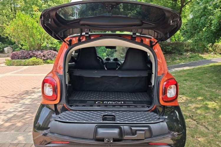 Used smart fortwo 2015 1.0L 52 kW Hardtop Passion Edition Trunk
