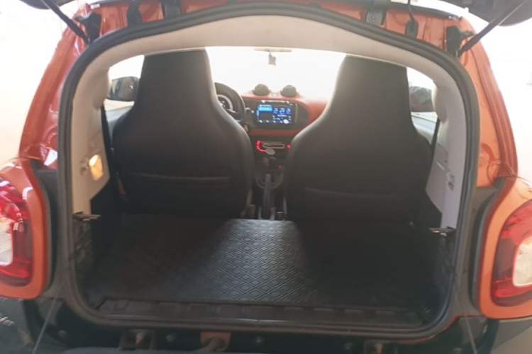 Used smart fortwo 2015 1.0L 52 kW Hardtop Passion Edition Trunk