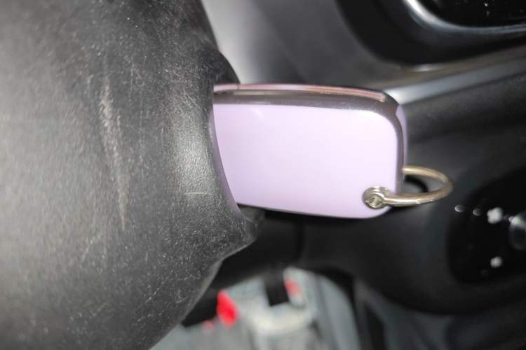 Used smart fortwo 2015 1.0L 52 kW Hardtop Passion Edition Vehicle Key