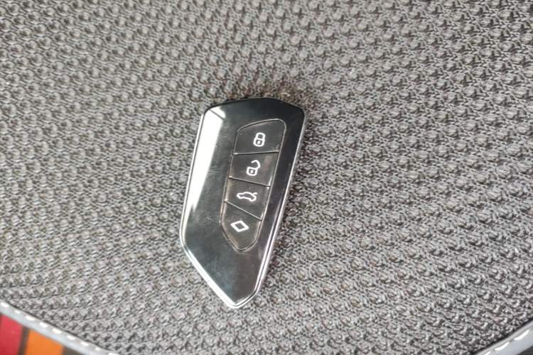 Used smart fortwo 2015 1.0L 52 kW Hardtop Passion Edition Vehicle Key
