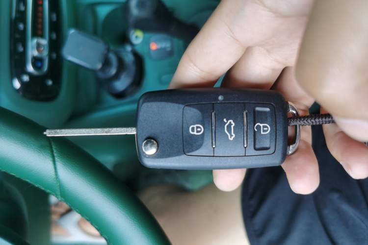 Used smart fortwo 2015 1.0L 52 kW Hardtop Passion Edition Vehicle Key