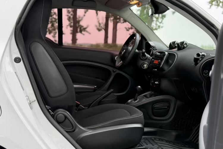 Used smart fortwo 2015 1.0L 52 kW Hardtop Passion Edition Audio And AC Panel
