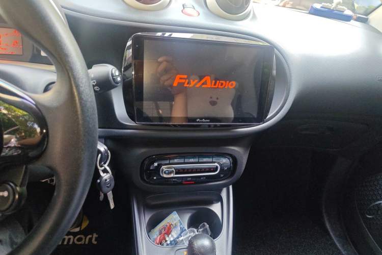 Used smart fortwo 2015 1.0L 52 kW hardtop Dynamic version Audio And AC Panel