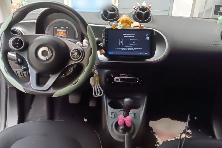Used smart fortwo 2015 1.0L 52 kW Hardtop Passion Edition Center Console