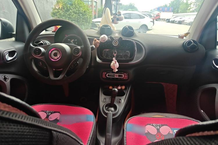 Used smart fortwo 2015 1.0L 52 kW Hardtop Passion Edition Center Console