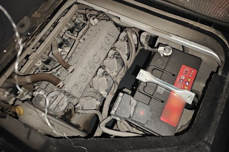 Used smart fortwo 2015 1.0L 52 kW Hardtop Passion Edition Engine Bay
