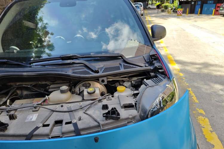 Used smart fortwo 2015 1.0L 52 kW hardtop Dynamic version Engine Bay Left