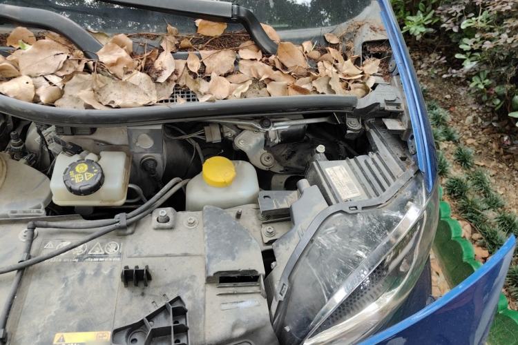 Used smart fortwo 2015 1.0L 52 kW hardtop Dynamic version Engine Bay Left