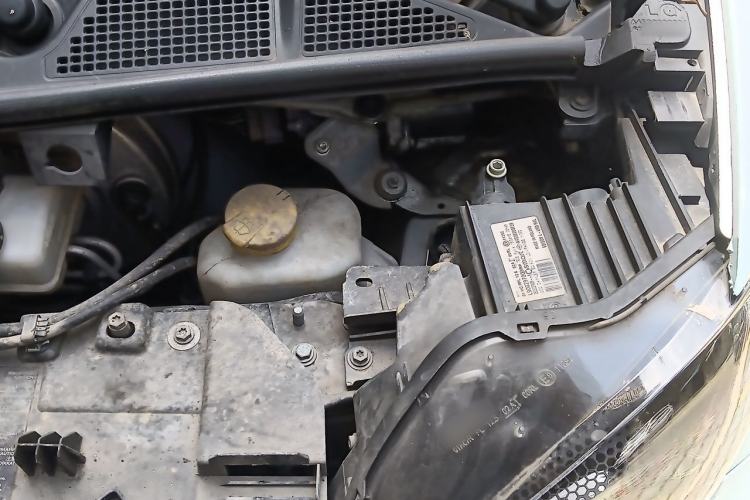 Used smart fortwo 2015 1.0L 52 kW Hardtop Passion Edition Engine Bay Left