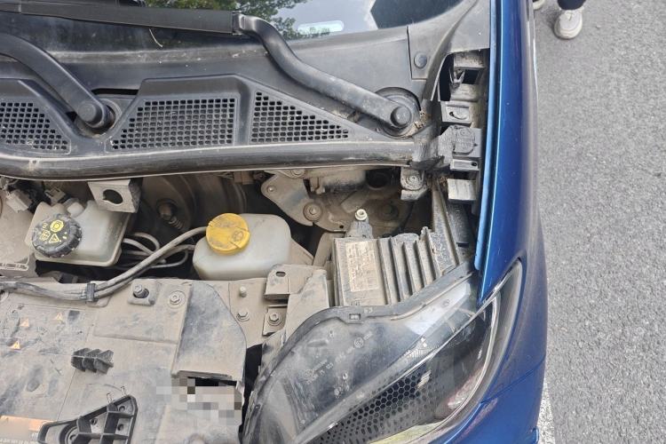 Used smart fortwo 2015 1.0L 52 kW Hardtop Passion Edition Engine Bay Left