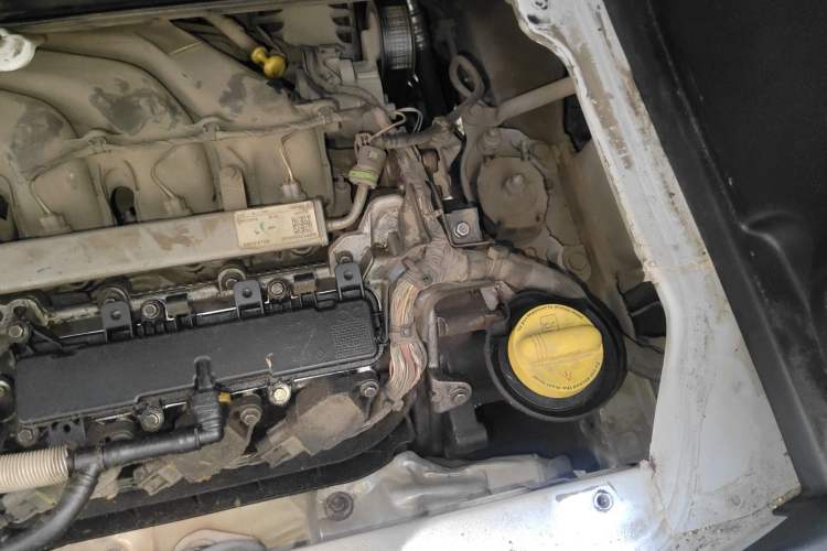 Used smart fortwo 2015 1.0L 52 kW Hardtop Passion Edition Engine Bay Left